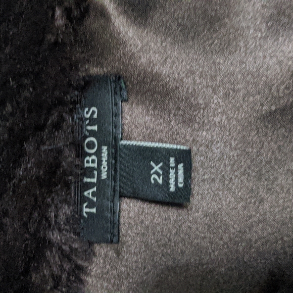 Vest - Picture 2 of 5